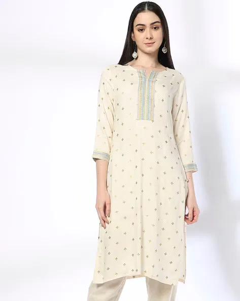 473Wx593H-443060237-offwhite-MODEL.webp Women All-Over Print Straight Kurta - Image 1